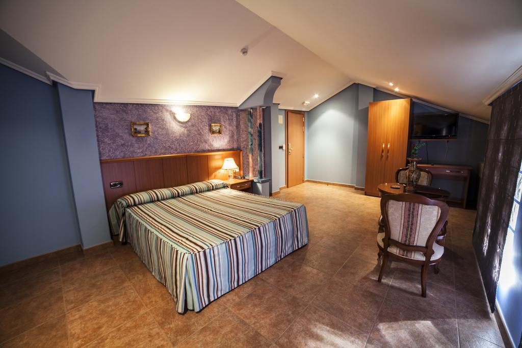 Hotel Real De Castilla Tordesillas Pokoj fotografie